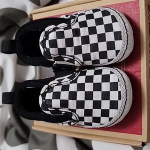 Slip-On V Crib Vans